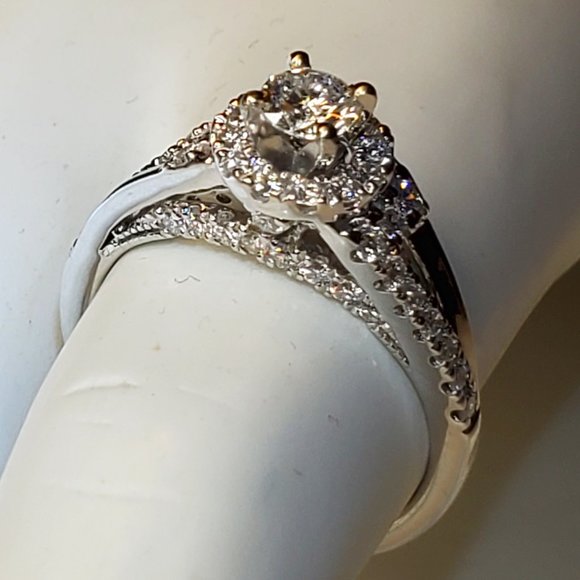 14K WHITE GOLD RING - Picture 1 of 10
